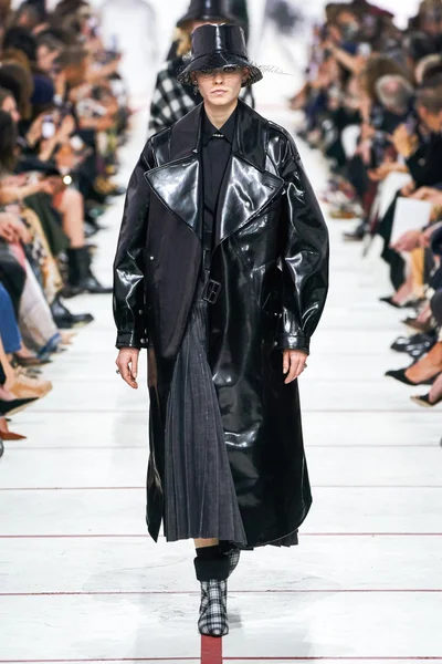 Look 25